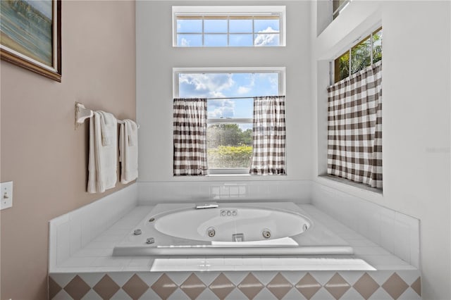 6764 Hickory Hammock Cir, Bradenton, FL 34202 - full bathroom with a tub with jets and plenty of natural light