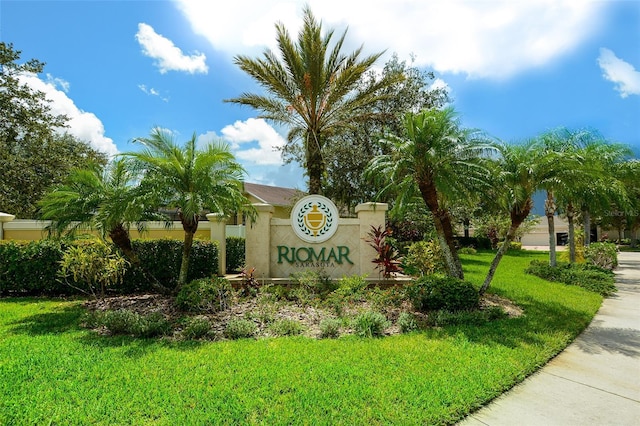 6605 38th Ln E, Sarasota, FL 34243 - community / neighborhood sign featuring a yard