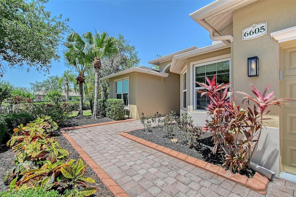 6605 38th Ln E, Sarasota, FL 34243 - view of patio / terrace