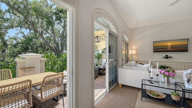 33 Bishops Court Rd Unit 118, Osprey, FL 34229 - sunroom / solarium with lofted ceiling
