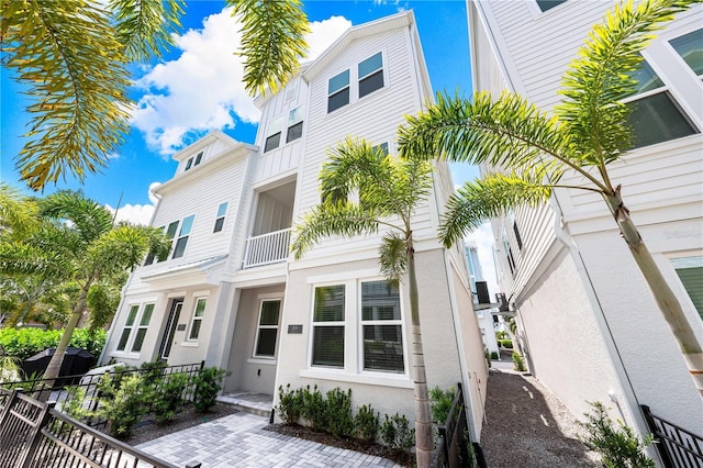 2408 Ezzell Ct, Sarasota, FL 34237 - photo 1