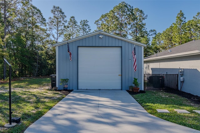 9085 SW 202nd Avenue Rd, Dunnellon, FL 34431 - detached garage with concrete driveway