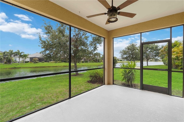 12183 Longview Lake Cir, Bradenton, FL 34211 - unfurnished sunroom featuring a water view and a ceiling fan