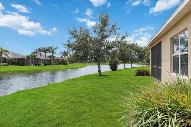 12183 Longview Lake Cir, Bradenton, FL 34211 - view of grassy yard featuring a water view