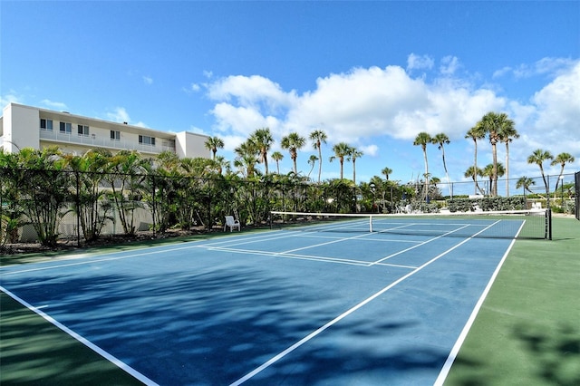 2675 Gulf Of Mexico Dr Unit 404, Longboat Key, FL 34228 - view of tennis court