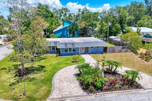 6931 Magellan Way, Sarasota, FL 34243 - ranch-style home with curved driveway