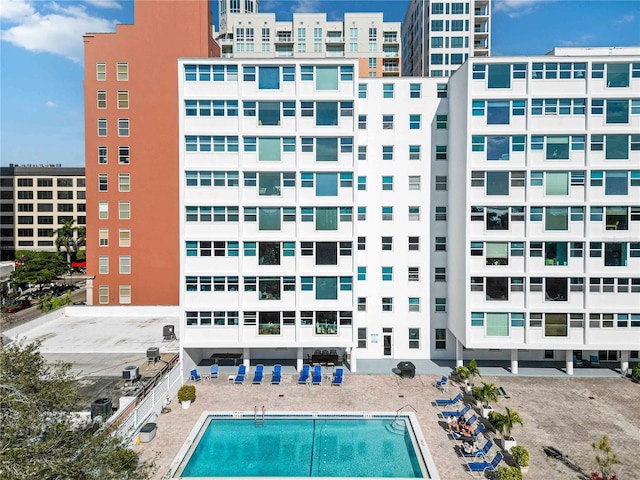 33 S Gulfstream Ave Unit 502, Sarasota, FL 34236 - view of property with a view of city and a community pool