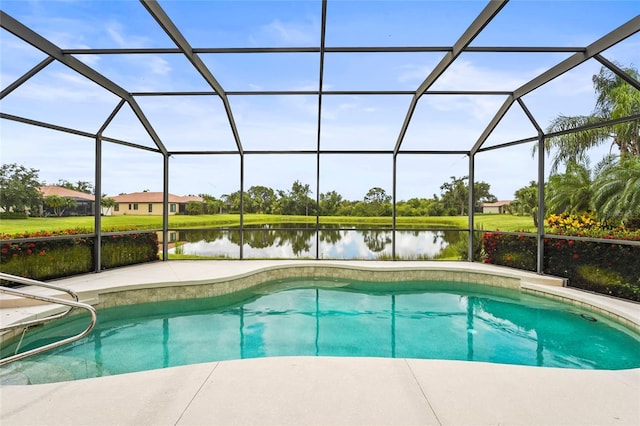 8118 Stirling Falls Cir, Sarasota, FL 34243 - outdoor pool with a water view and a patio area
