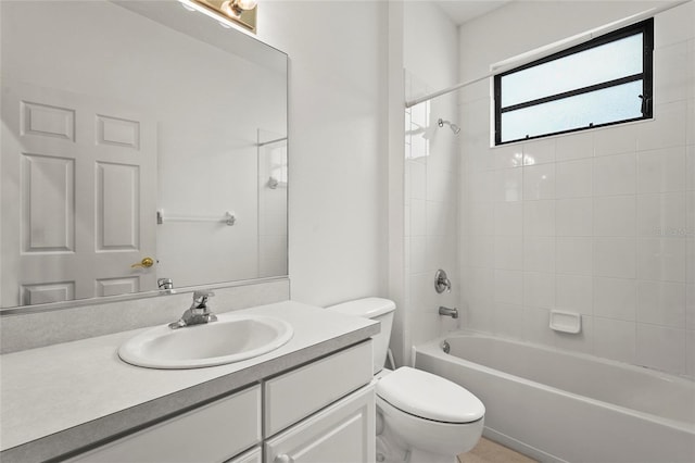 8118 Stirling Falls Cir, Sarasota, FL 34243 - bathroom with vanity and bathing tub / shower combination