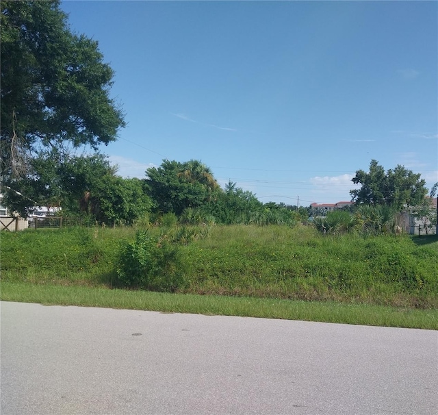 612 Dolphin Pkwy, Punta Gorda, FL 33950 - photo 1