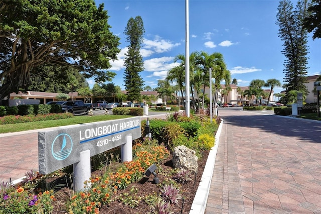 4420 Exeter Dr Unit L104, Longboat Key, FL 34228 - exterior view of a residential view