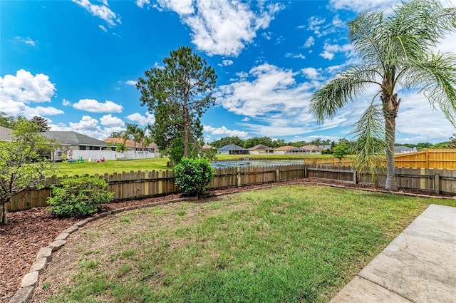 view of yard with a residential view
