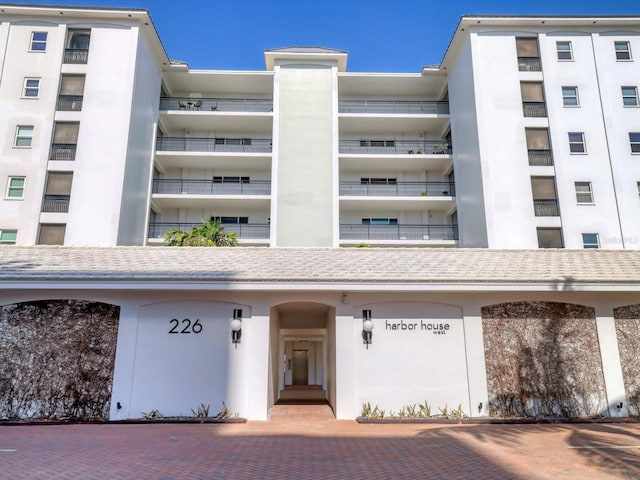 226 Golden Gate Pt Unit 63, Sarasota, FL 34236 - view of apartment building / complex