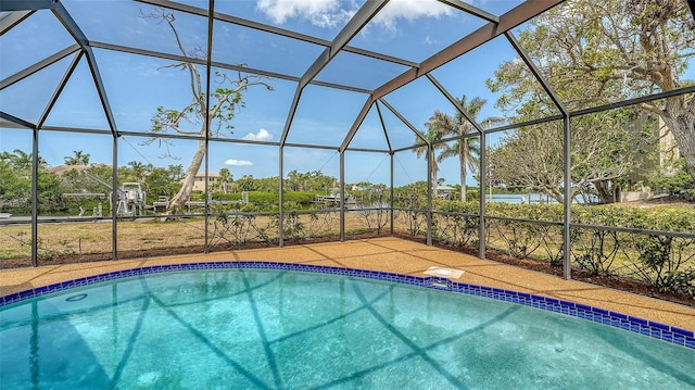 4361 Pompano Ln, Palmetto, FL 34221 - swimming pool featuring a lanai