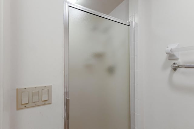 5712 Garden Lakes Dr, Bradenton, FL 34203 - full bathroom featuring a stall shower
