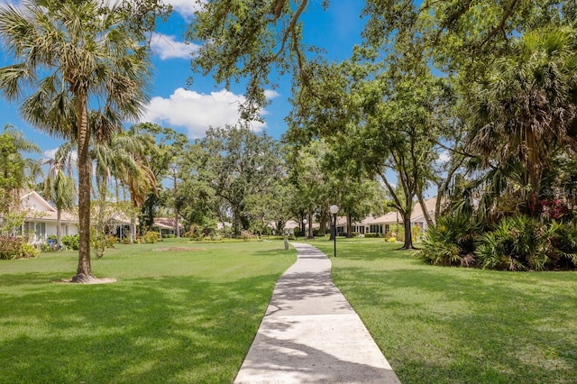5712 Garden Lakes Dr, Bradenton, FL 34203 - view of property's community with a yard