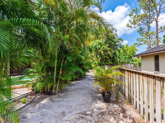 3905 Country View Dr, Sarasota, FL 34233 - view of yard