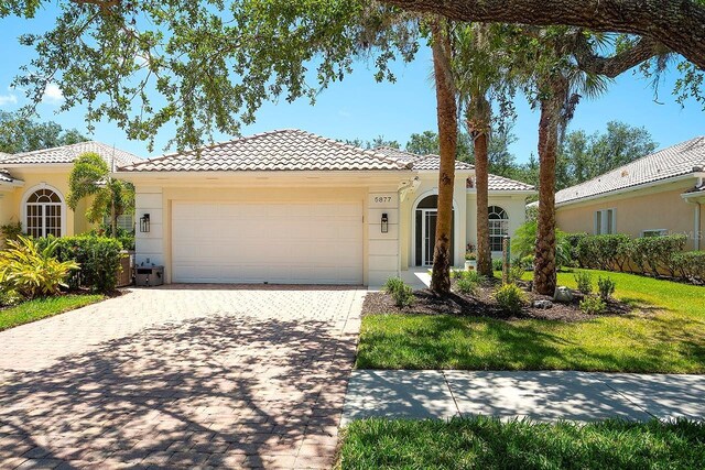 5877 Ferrara Dr, Sarasota, FL 34238 - photo 4