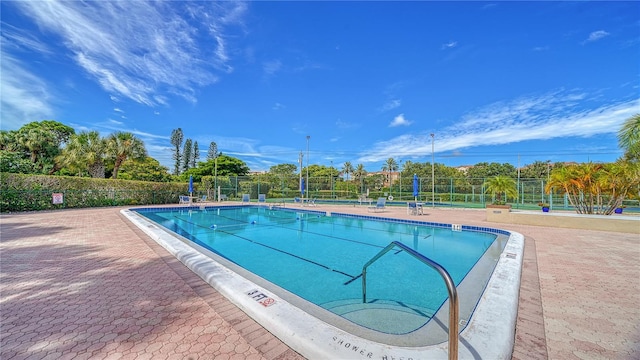 4840 Gulf Of Mexico Dr Unit 15, Longboat Key, FL 34228 - community pool with fence
