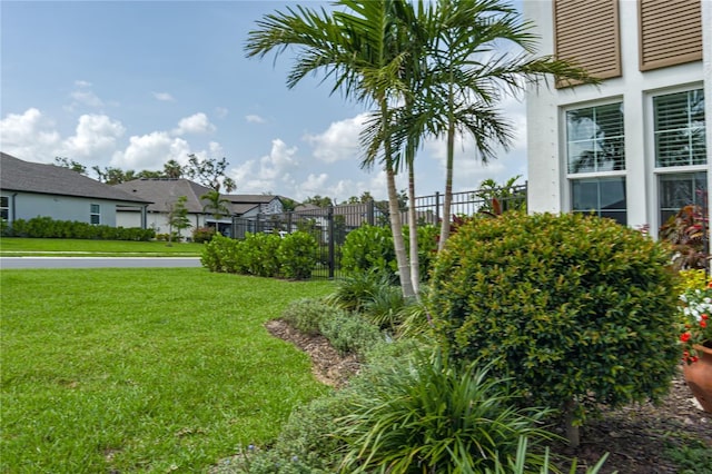 5651 Trevesta Pl, Palmetto, FL 34221 - view of yard with a residential view