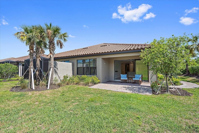 6250 Grandview Hill Ct, Bradenton, FL 34203 - rear view of property with stucco siding, a patio area, a yard, and a tile roof