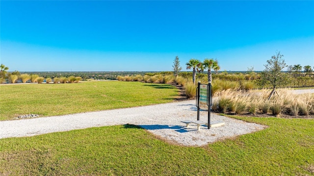 6250 Grandview Hill Ct, Bradenton, FL 34203 - view of community with a yard