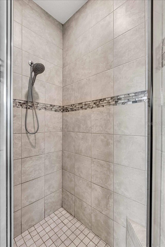 16411 62nd Gln E, Parrish, FL 34219 - bathroom with tiled shower