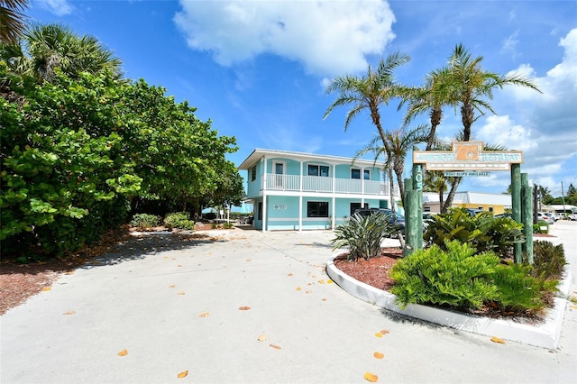 105 Casey Key Rd Unit 20, Nokomis, FL 34275 - view of front of home with a balcony