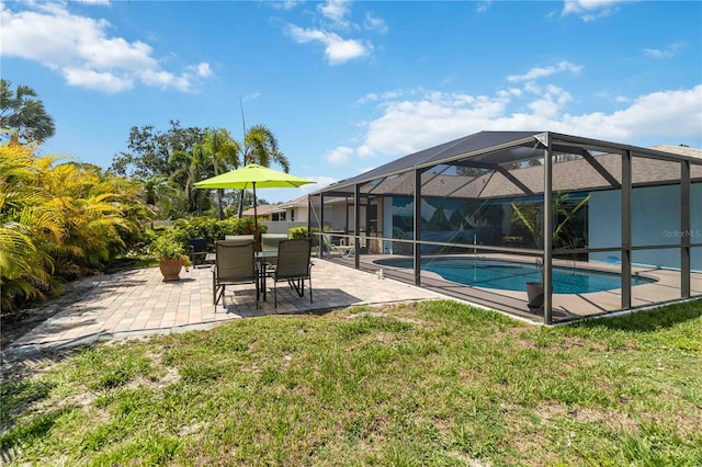 2801 Dalhart Ave, North Port, FL 34286 - swimming pool with a patio, a yard, and a lanai