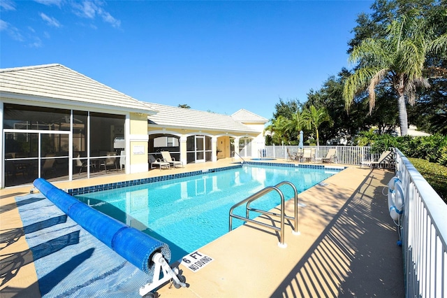 6721 Oak Manor Dr, Lakewood Ranch, FL 34202 - community pool featuring fence and a patio area