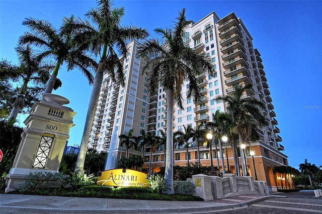 800 N Tamiami Trl Unit 317, Sarasota, FL 34236 - view of apartment building / complex