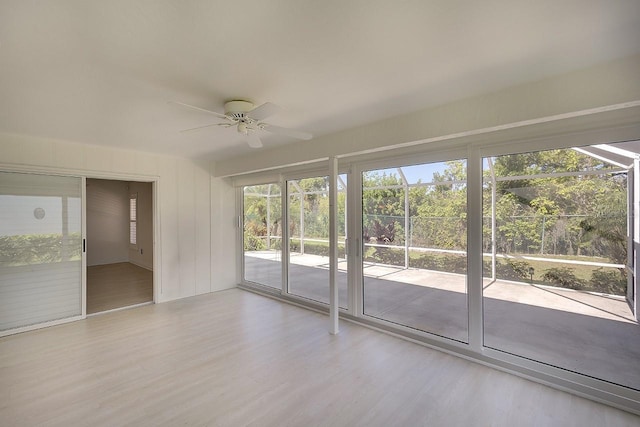 5812 Garden Lakes Fern, Bradenton, FL 34203 - unfurnished sunroom featuring a ceiling fan