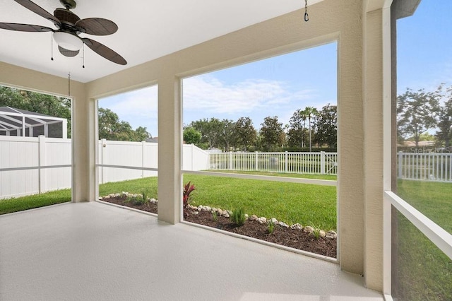 4429 67th St E, Bradenton, FL 34203 - unfurnished sunroom featuring a ceiling fan