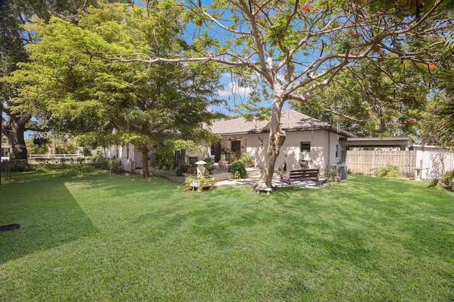 view of yard with a patio area