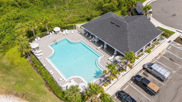 3108 Rock Sound St, Bradenton, FL 34208 - community pool with a patio