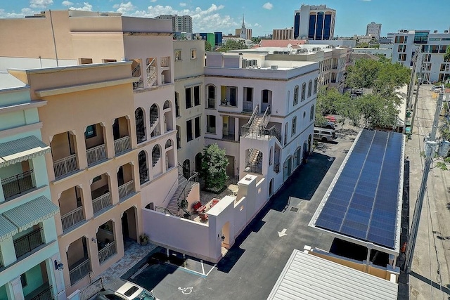 view of apartment building / complex