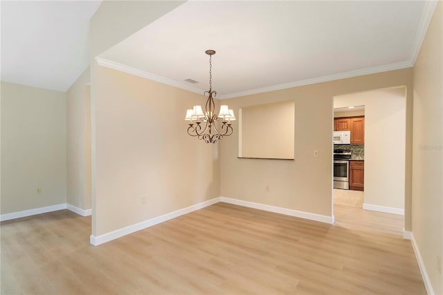 4443 Robin Hood Trl W, Sarasota, FL 34232 - unfurnished room with light wood-type flooring, ornamental molding, baseboards, and a chandelier