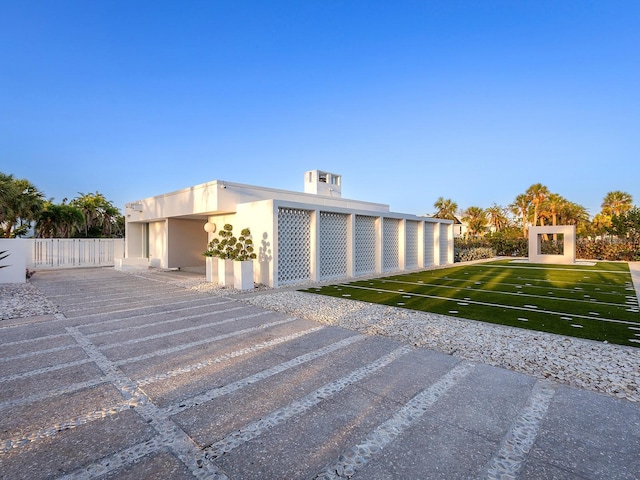 7647 Sanderling Rd, Sarasota, FL 34242 - view of garage