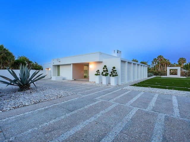 7647 Sanderling Rd, Sarasota, FL 34242 - view of front of property with stucco siding