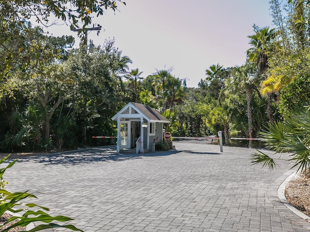 7647 Sanderling Rd, Sarasota, FL 34242 - view of home's community with view of scattered trees