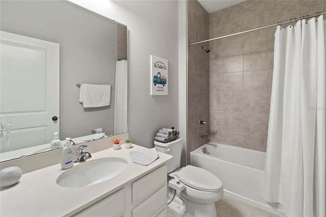 10962 High Noon Trl, Parrish, FL 34219 - bathroom featuring vanity, toilet, and shower / tub combo