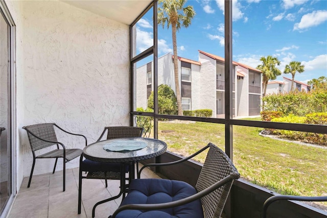 3269 Beneva Rd Unit 103, Sarasota, FL 34232 - view of sunroom / solarium