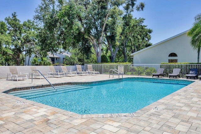 6222 Country Club Way, Sarasota, FL 34243 - community pool with a patio
