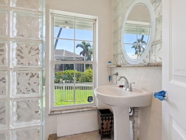 7779 Holiday Dr N, Sarasota, FL 34231 - view of bathroom