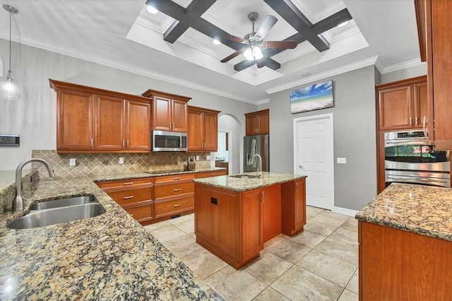 15208 21st Ave E, Bradenton, FL 34212 - kitchen with appliances with stainless steel finishes, a sink, tasteful backsplash, arched walkways, and ceiling fan
