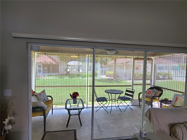 7273 Cedar Hollow Cir Unit 102, Bradenton, FL 34203 - view of sunroom / solarium