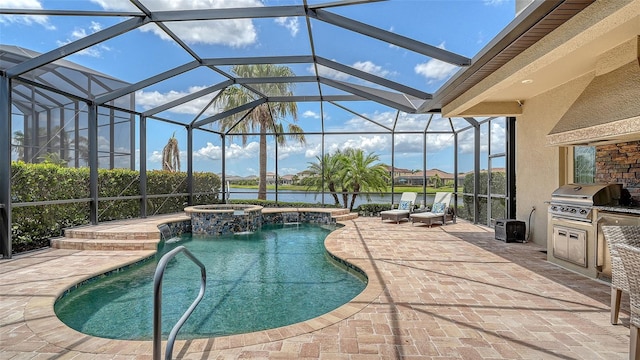 5622 Arnie Loop, Lakewood Ranch, FL 34211 - view of swimming pool with a patio, a water view, a lanai, and a pool with connected hot tub