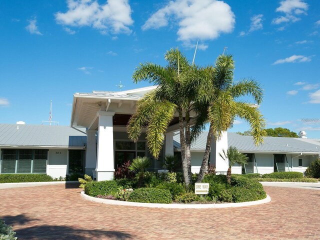 430 Pheasant Way, Sarasota, FL 34236 - view of building exterior with curved driveway