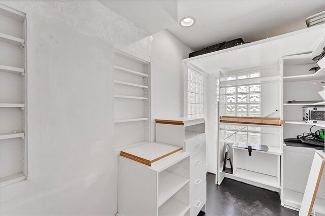 919 Palm View Way, Sarasota, FL 34240 - view of spacious closet