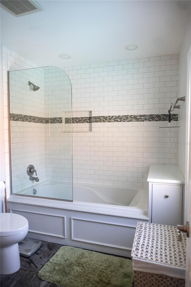 1004 65th Ave W, Bradenton, FL 34207 - full bath featuring shower / tub combination and toilet
